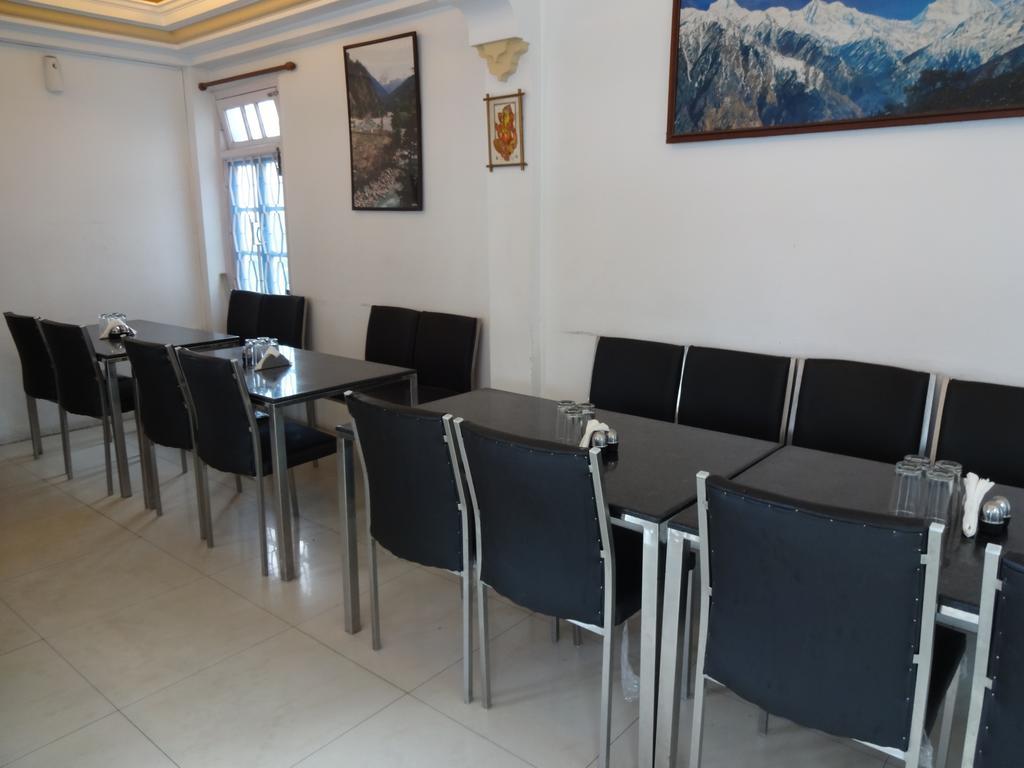 Hotel Ratan Dehradun Exterior photo